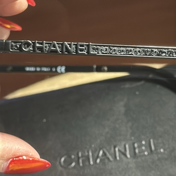 🎄🎄Low Start🎄🎄Chanel sunglasses gently used with pouch, glass case and Sonny’s - Picture 8 of 17